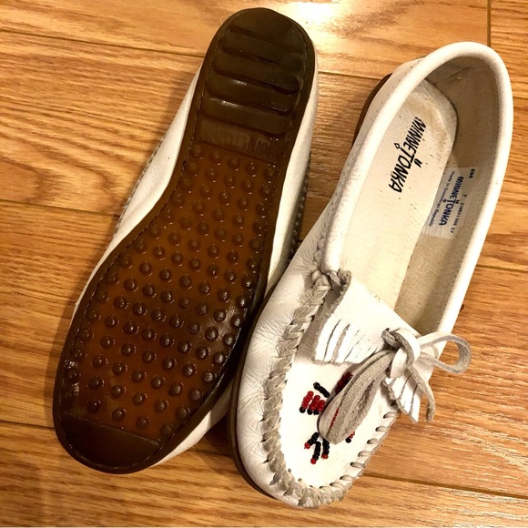 White Minnetonka thunderbird leather loafers women’s 7 - Picture 5 of 8